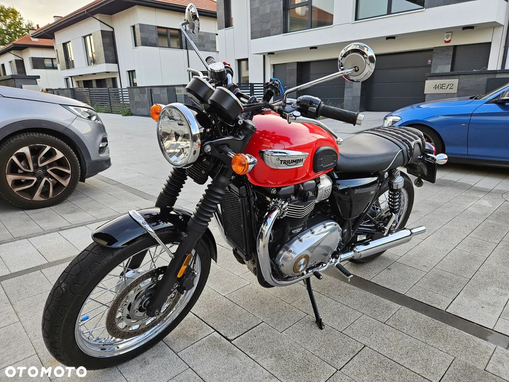 Triumph Bonneville - 3