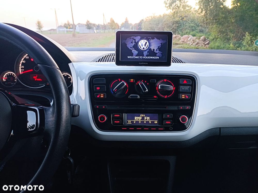Volkswagen up! club - 12