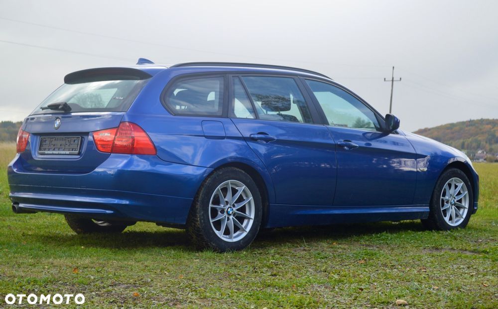 BMW Seria 3 320d DPF Touring - 9