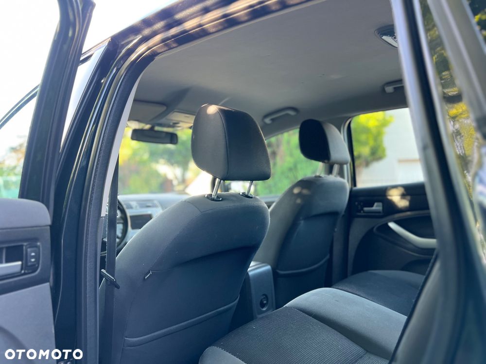 Ford Kuga 2.0 TDCi 4x4 Titanium - 24
