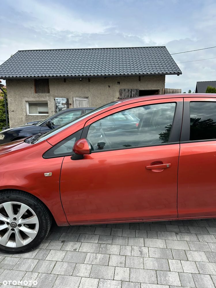 Opel Corsa 1.2 16V Cosmo - 2