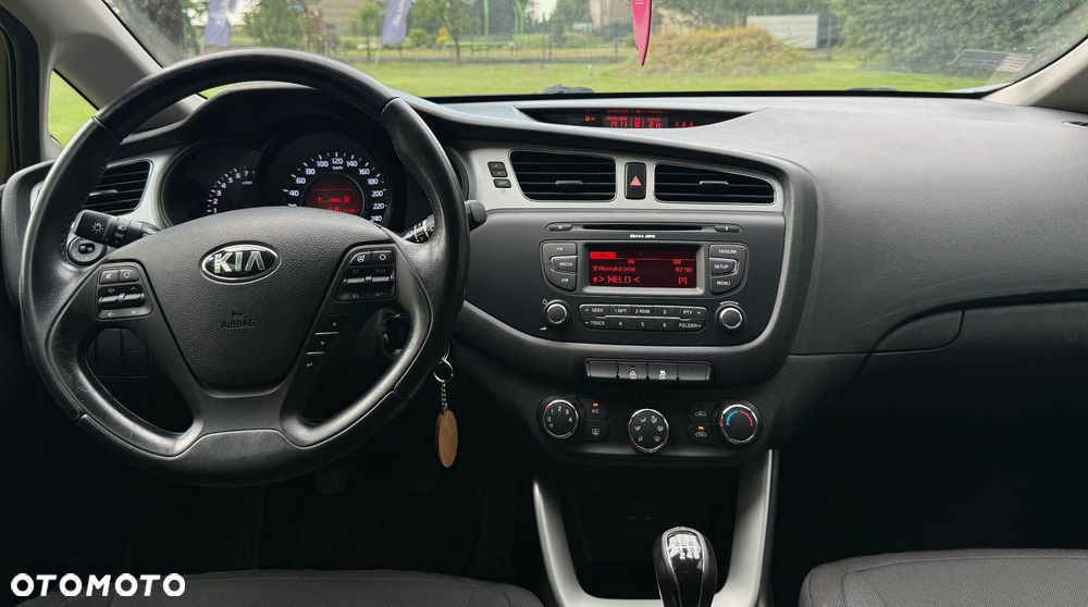 Kia Ceed - 13