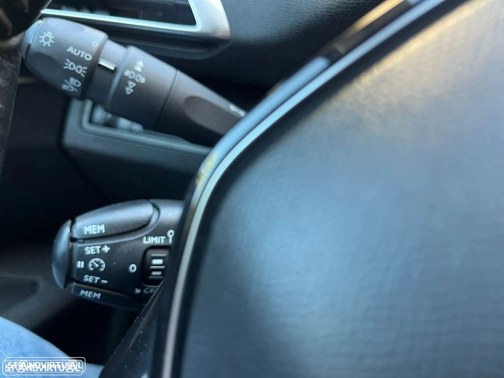 Peugeot 3008 1.5 BlueHDi Active - 26