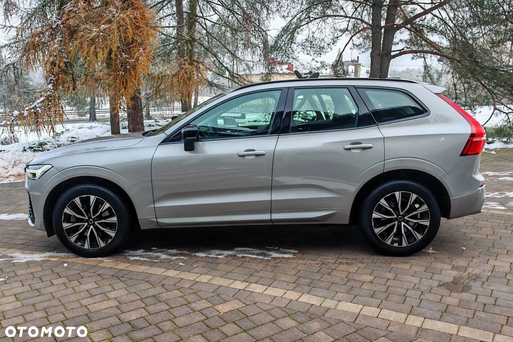 Volvo XC 60 B4 D AWD Plus Dark - 2