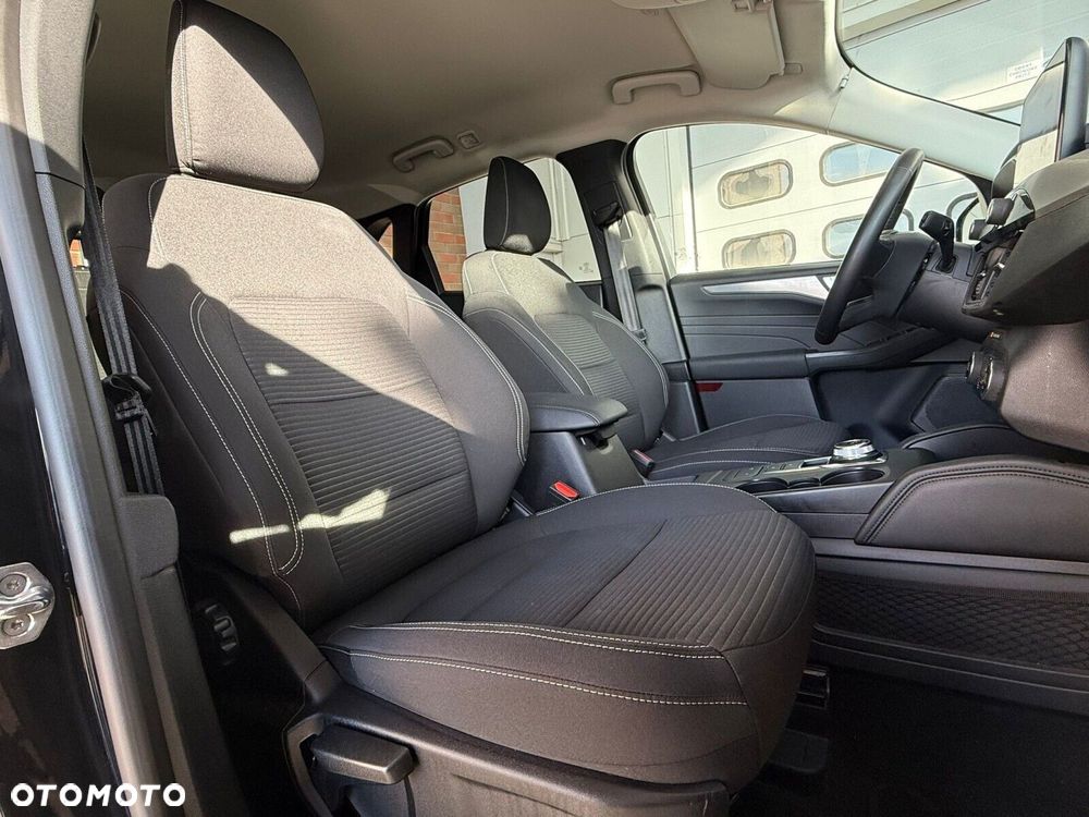 Ford Kuga - 12