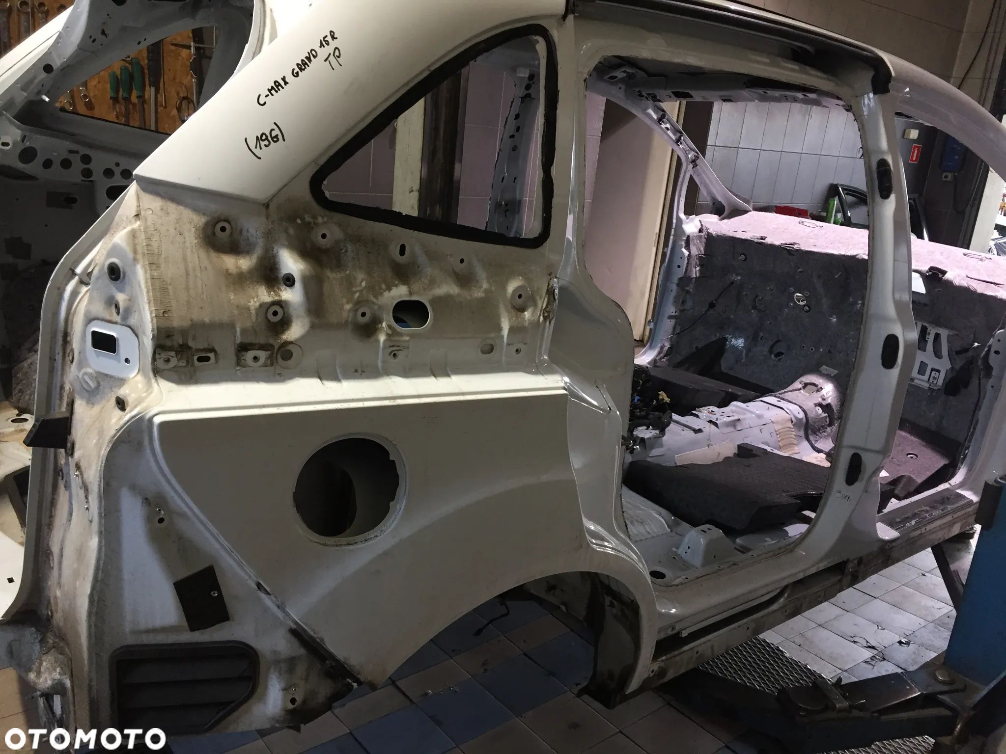 FORD GRAND C-MAX 15R ĆWIARTKA PRAWA TYŁ - 1