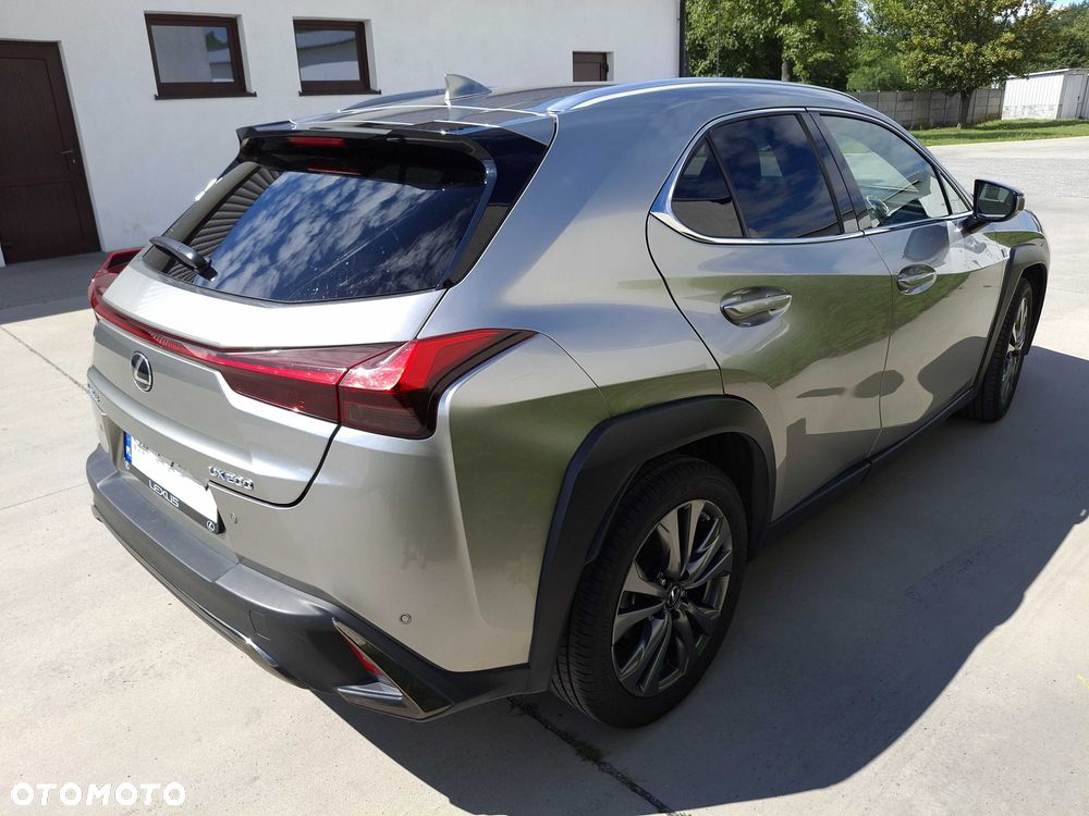 Lexus UX - 3