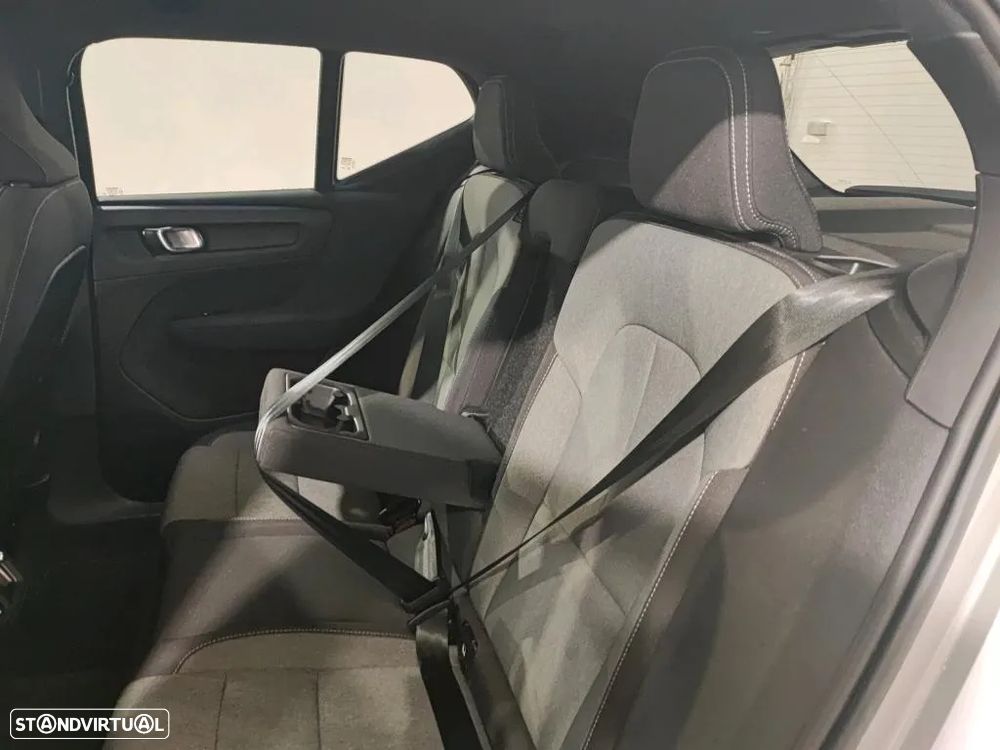 Volvo XC 40 1.5 T2 Plus Dark Auto - 9