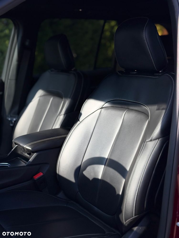 Jeep Grand Cherokee - 24
