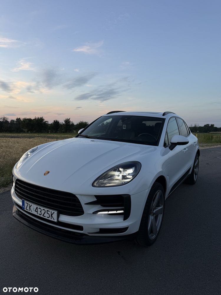 Porsche Macan - 1