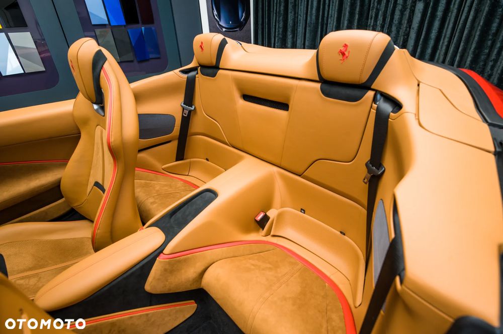 Ferrari Roma Spider - 34