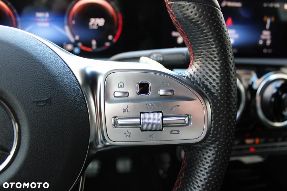 Mercedes-Benz CLA - 16