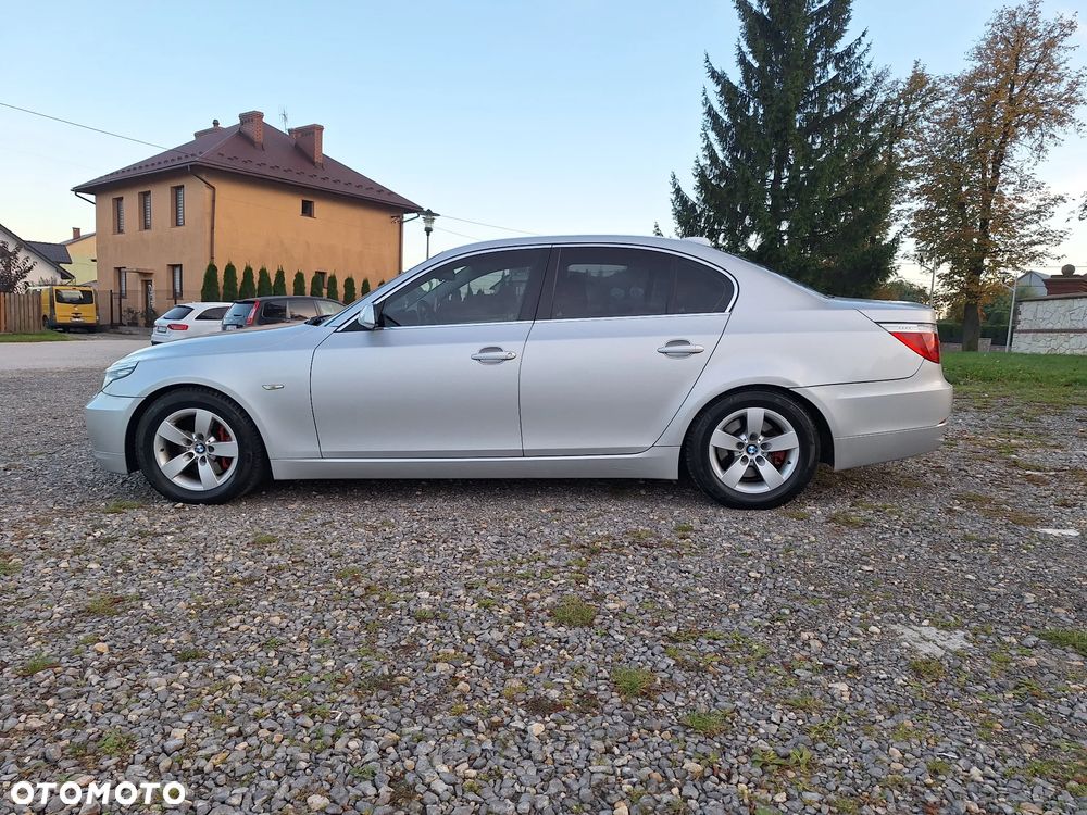 BMW Seria 5 523i - 7