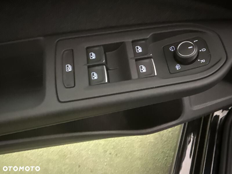 Volkswagen Golf - 12