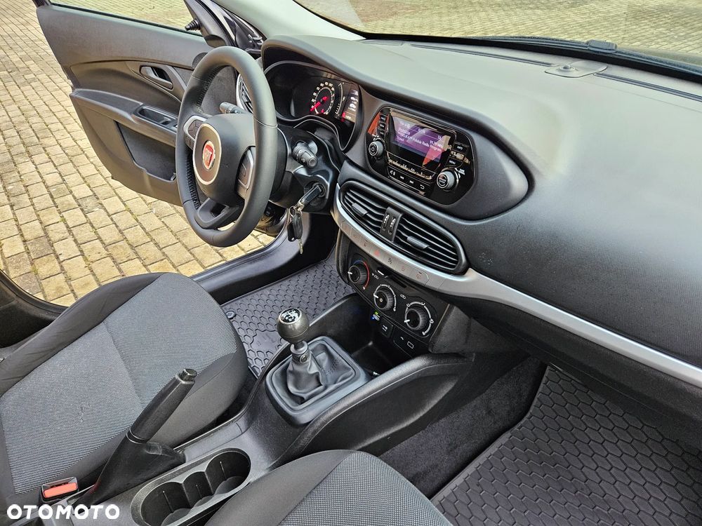 Fiat Tipo 1.4 16V Easy - 32