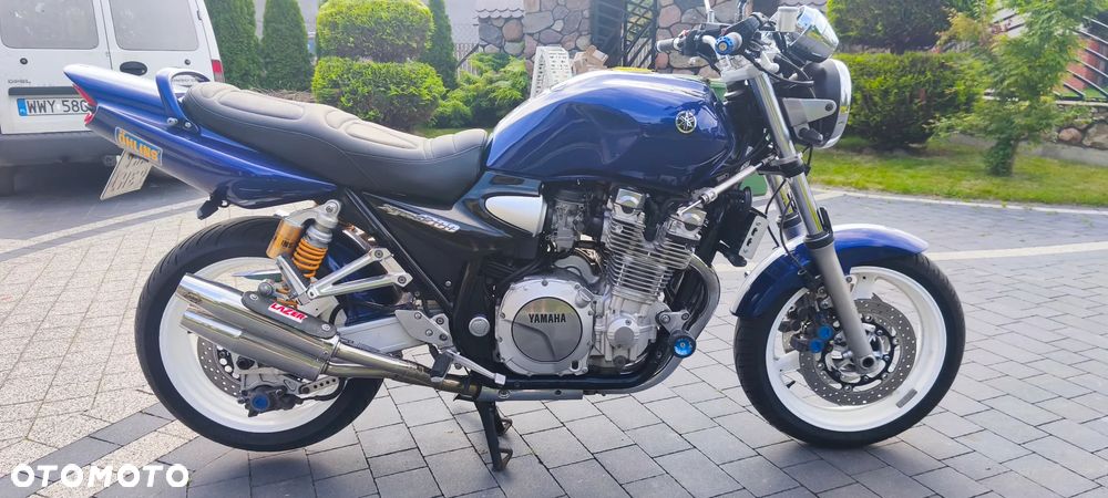 Yamaha XJR - 6