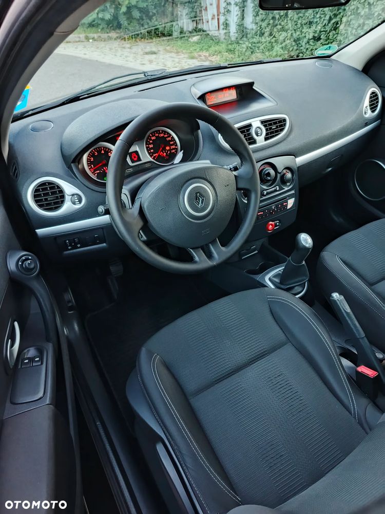 Renault Clio - 7