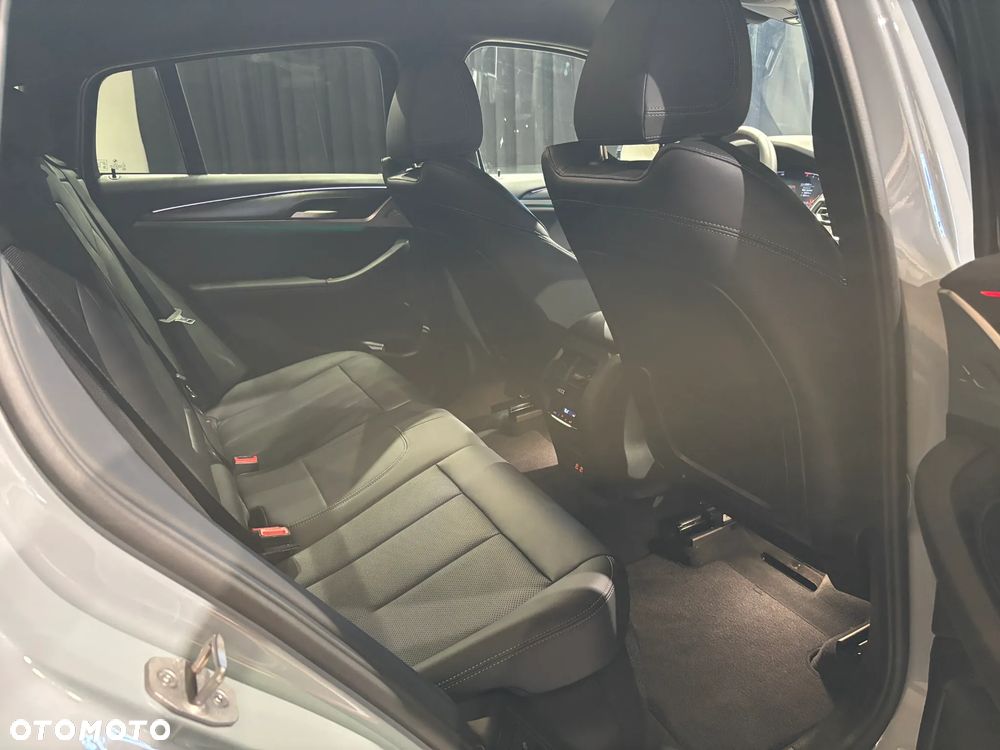BMW X4 xDrive20i mHEV sport - 17