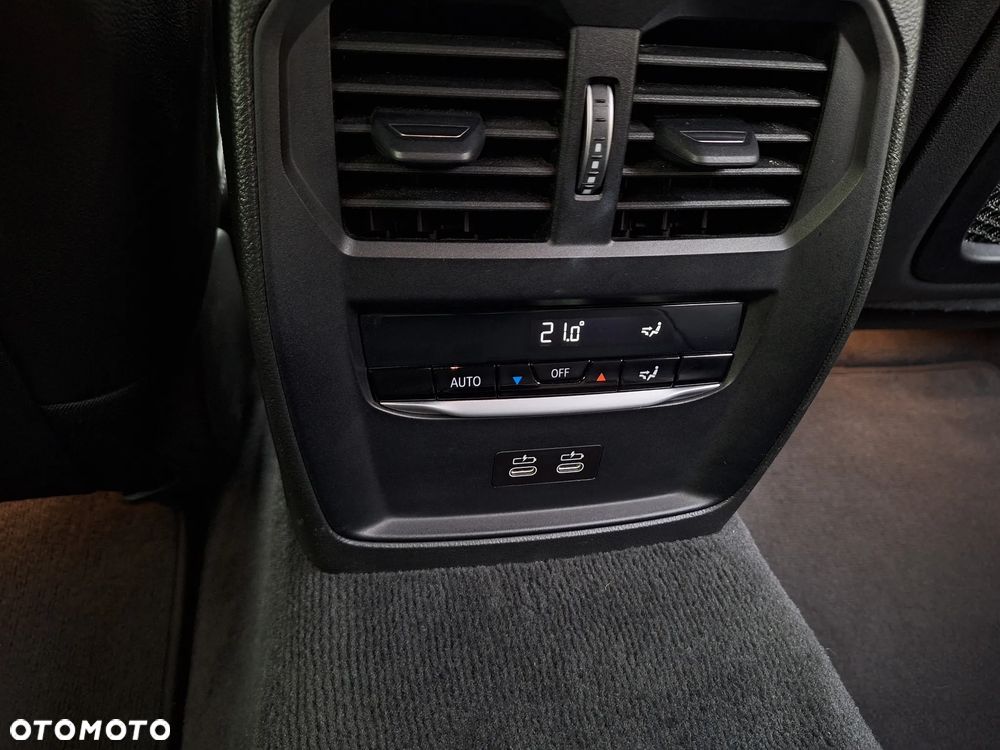BMW Seria 3 320d MHEV Sport Line - 28
