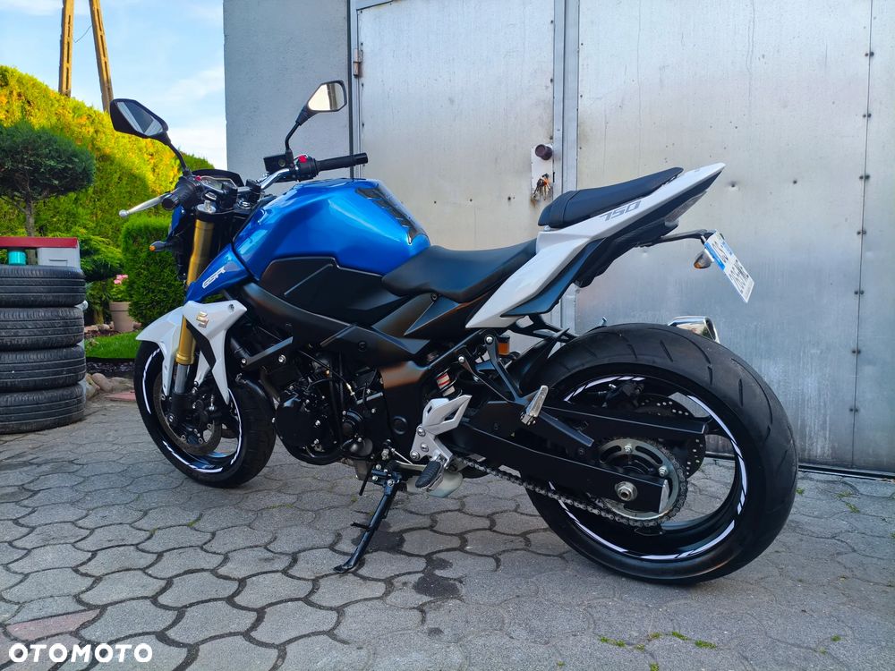 Suzuki GSR - 10