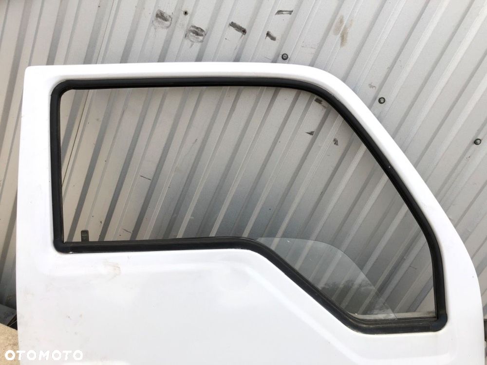 DRZWI PRAWY PRZÓD  KIA K2500 Platforma / podwozie (SD) 2001 - 2022 2.5 D 69 kW [94 KM] olej - 2