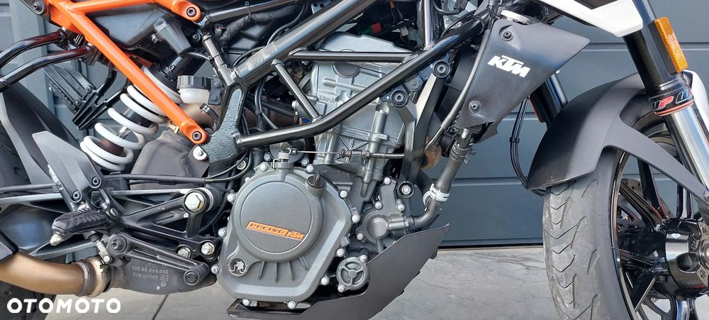 KTM Duke 125 - 26