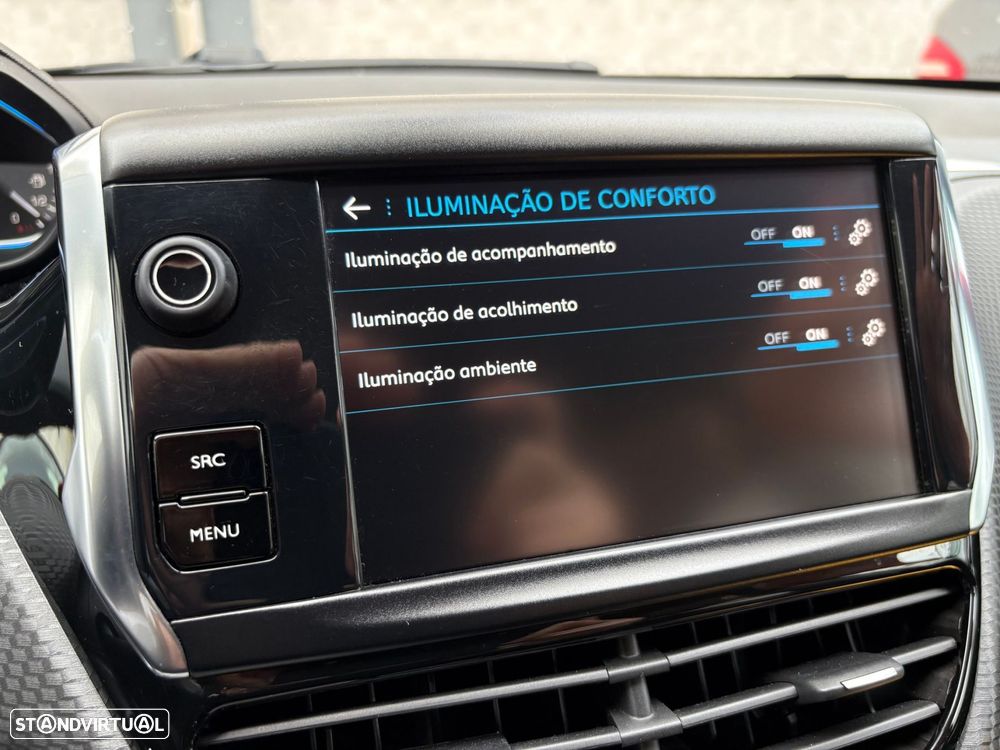 Peugeot 2008 1.2 PureTech Allure - 37