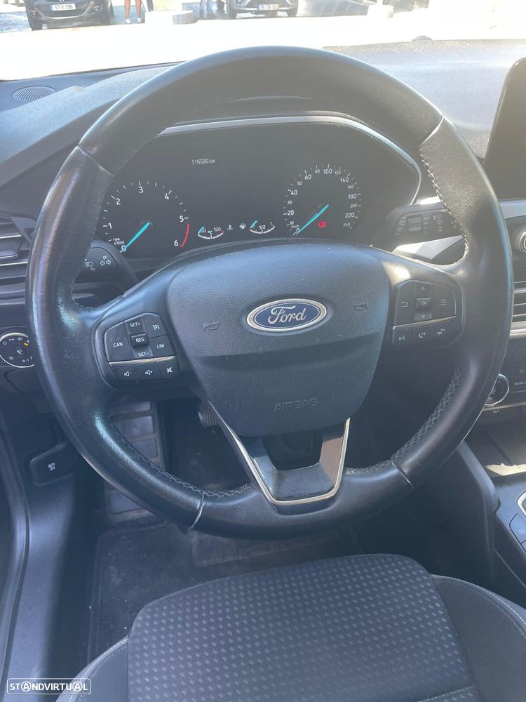 Ford Focus SW - 17