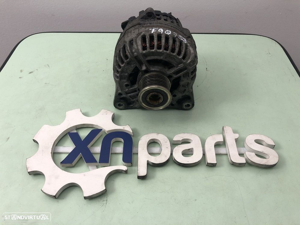 Alternador Usado RENAULT LAGUNA II (BG0/1_) 1.9 dCi REF. 0 124 525 137 MOTOR F9Q... - 1