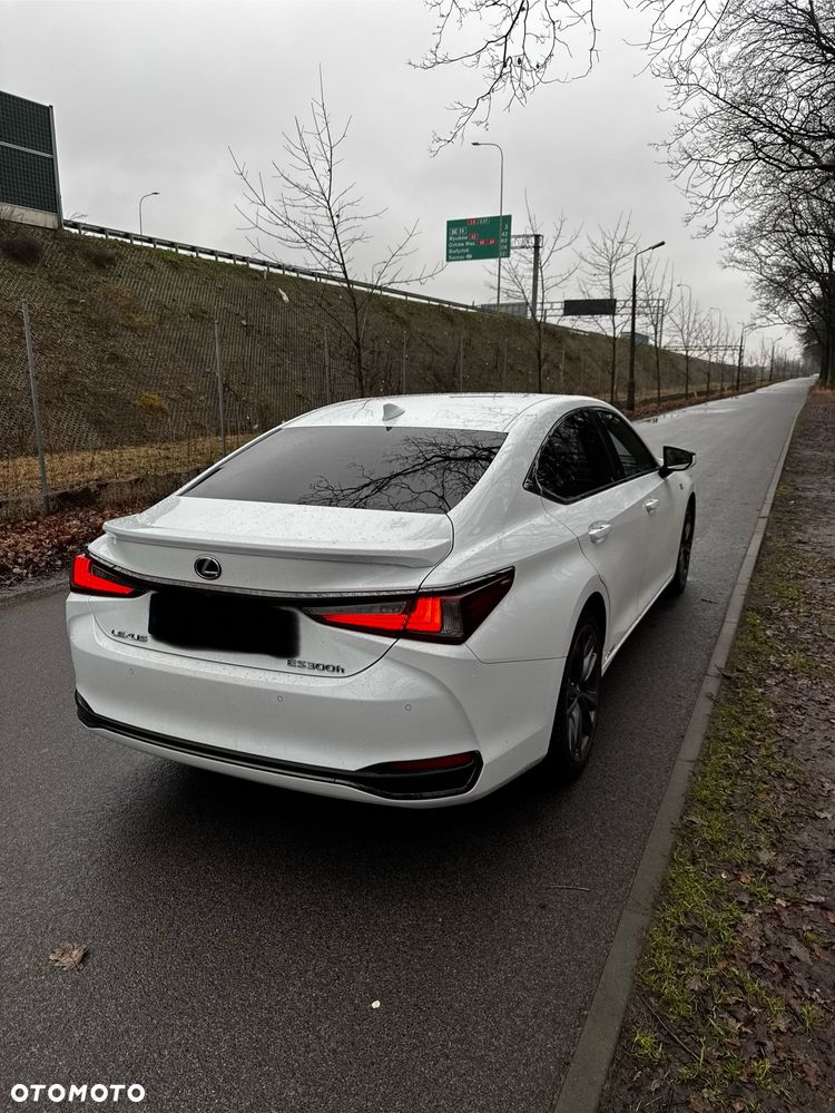 Lexus ES 300h F Sport - 5