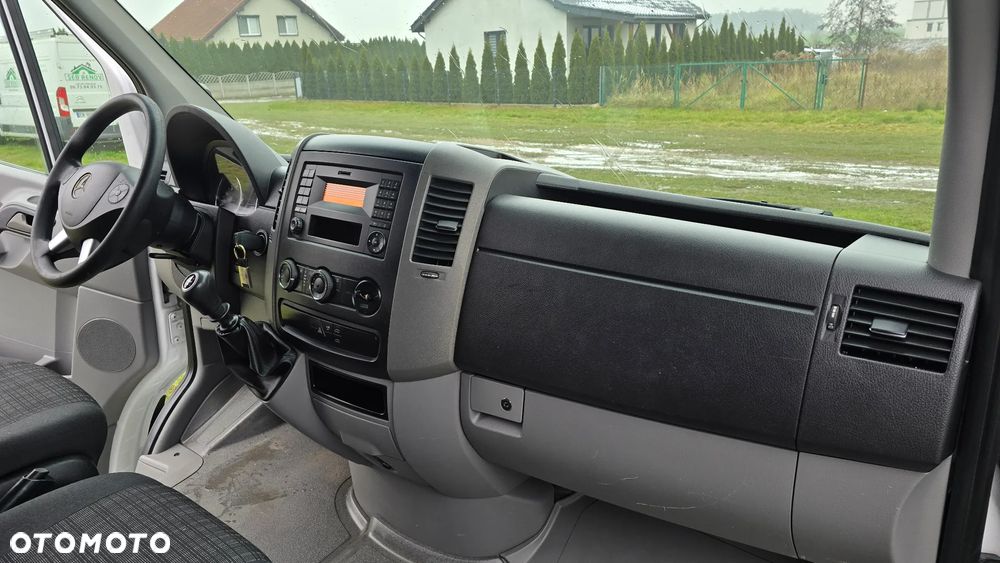 Mercedes-Benz Sprinter - 14