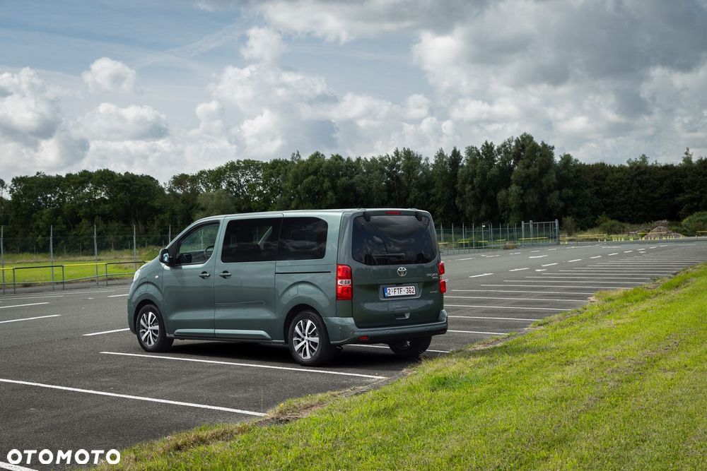 Toyota Proace Verso Long 75kWh Business - 2