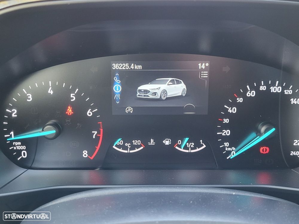 Ford Focus 1.0 EcoBoost MHEV ST-Line — fotografia 17