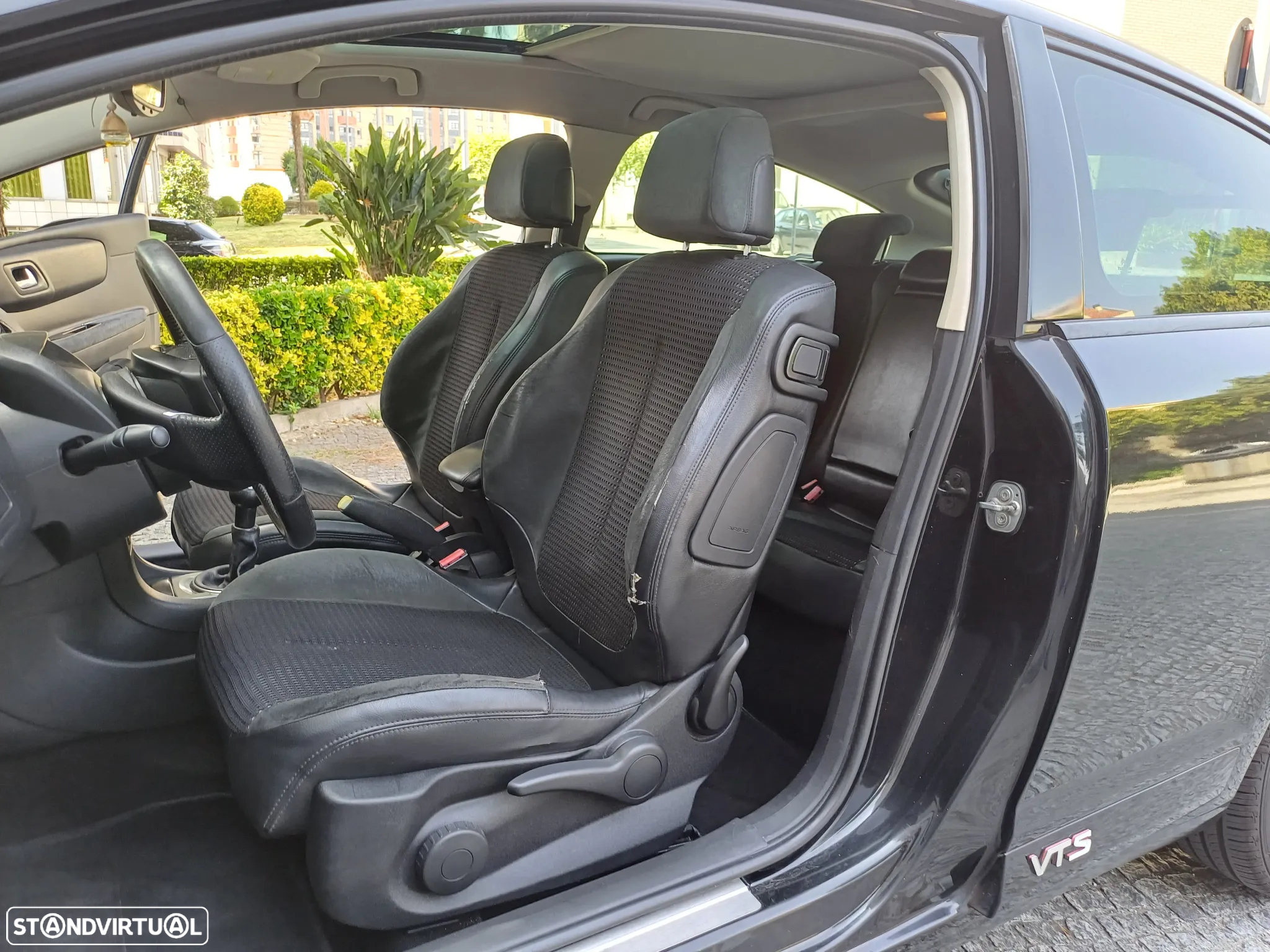 Citroën C4 Coupé 1.6 HDi 110 VTR - 31