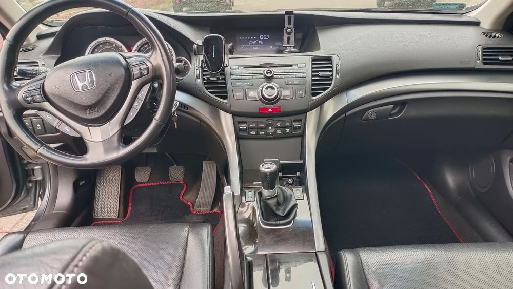 Honda Accord 2.0 Executive - 10