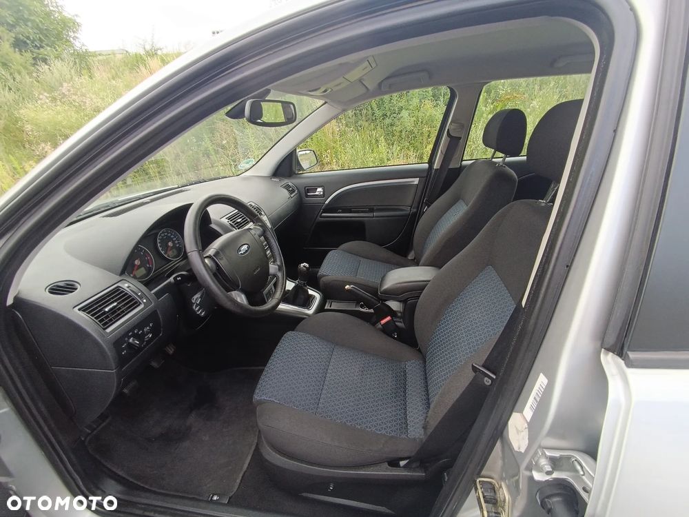 Ford Mondeo 1.8 Ghia - 7