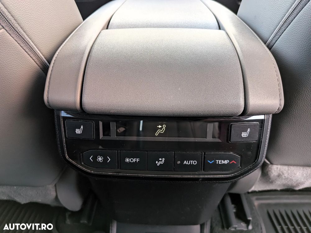 Toyota Highlander 2.5 L Dynamic Force 248CP Luxury Metallic - 23