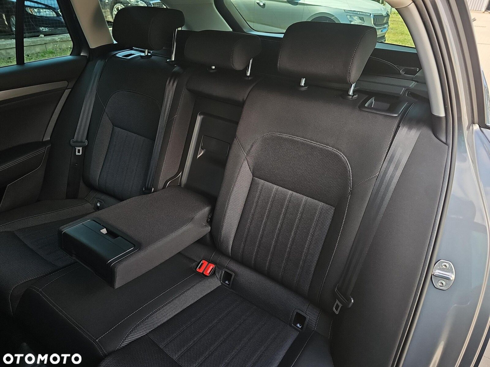 Skoda Superb 2.0 TDI SCR Style DSG - 28