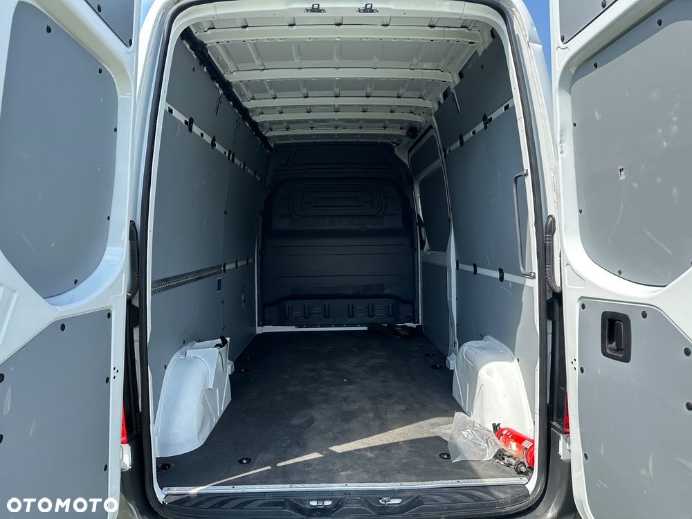 Mercedes-Benz eSprinter - 14