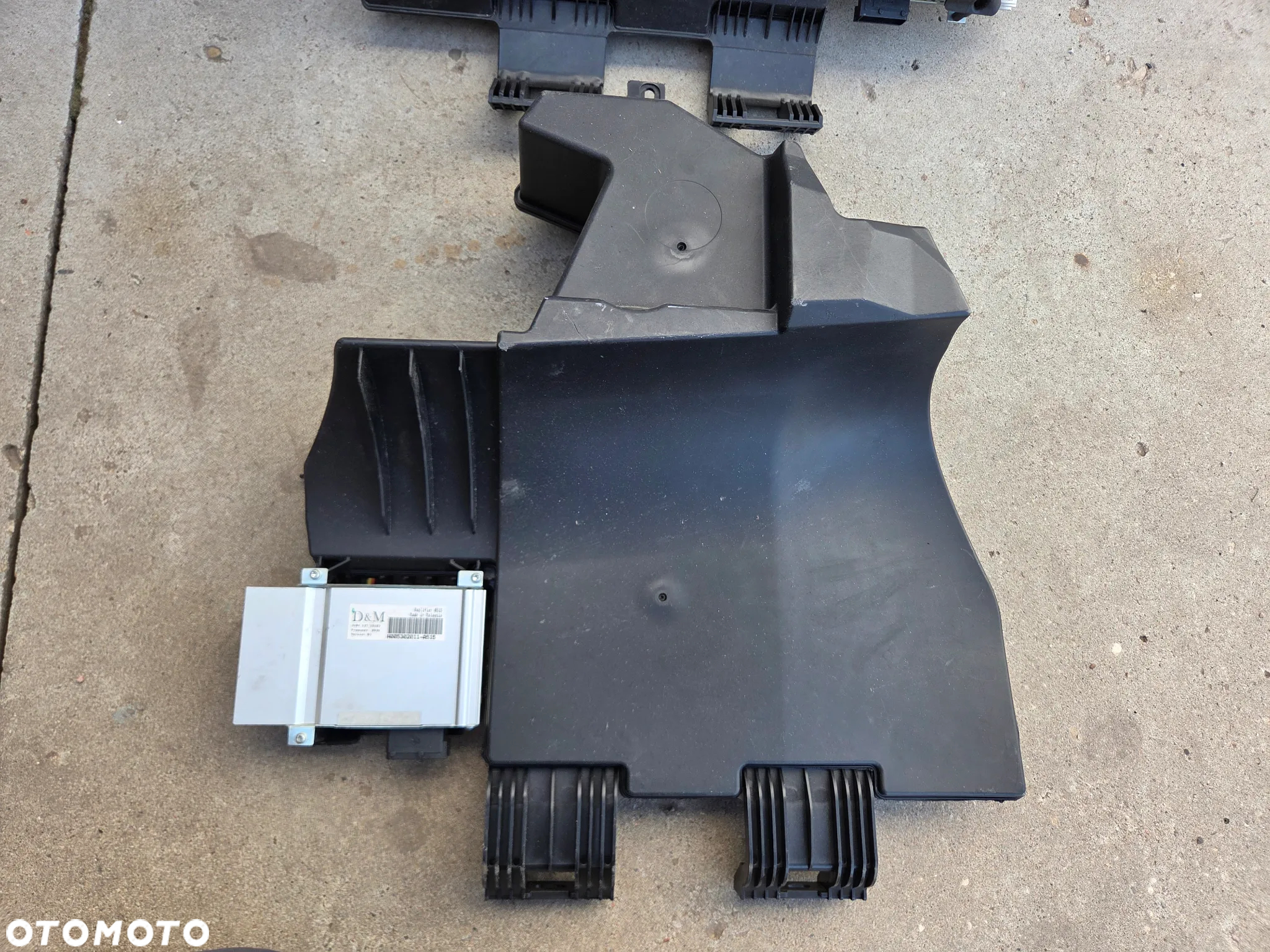 Głośnik subwoofer wzmacniacz Citroen C3 II DS 3 - 4
