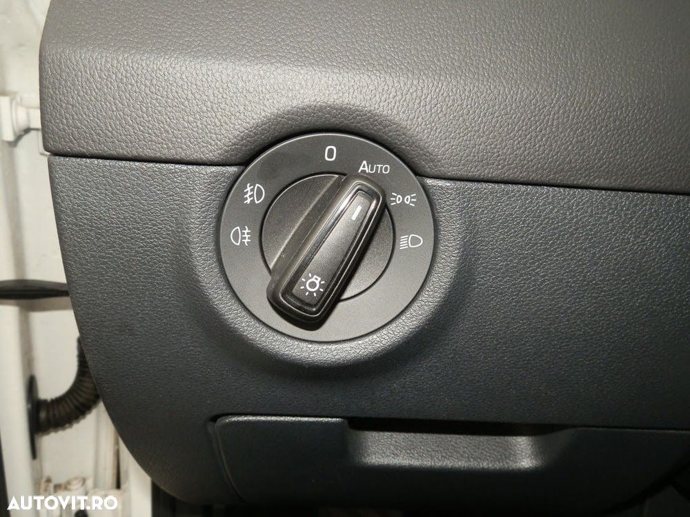 Skoda Octavia 1.4 TSI ELEGANCE - 9
