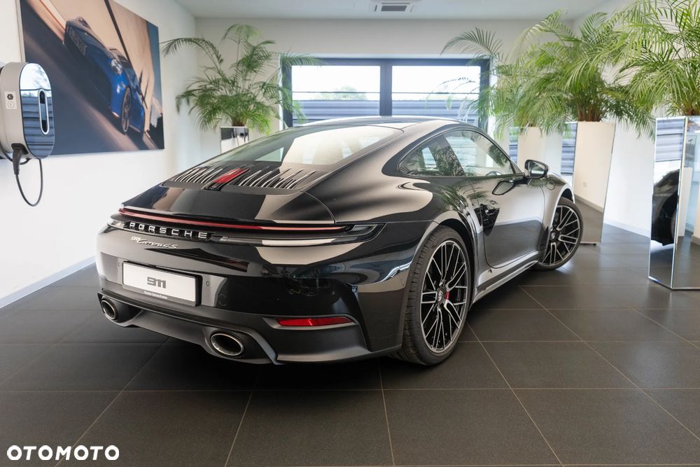 Porsche 911 Carrera 4S - 9