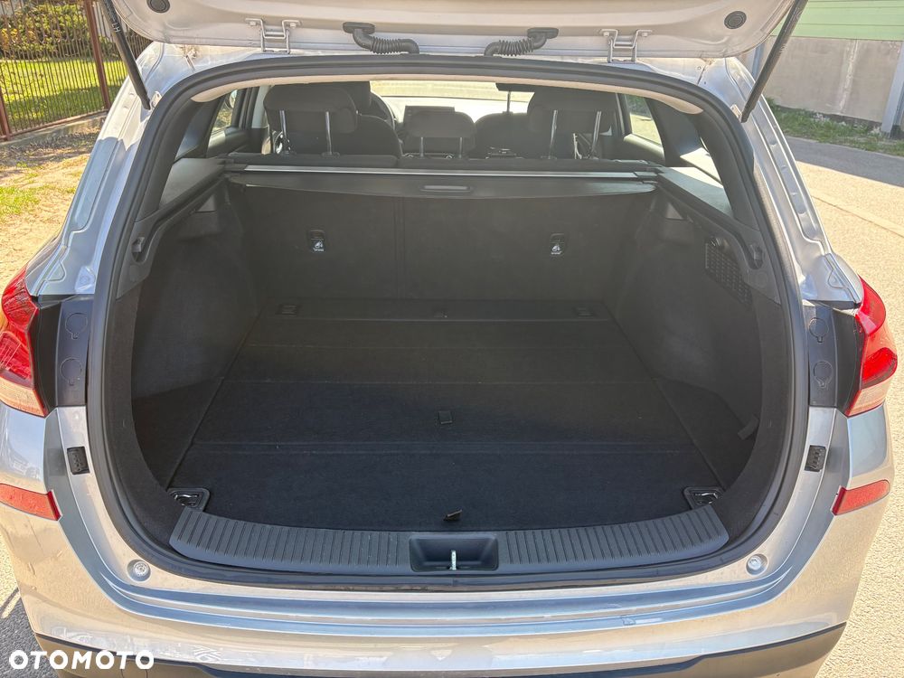 Hyundai i30 1.5 DPI Classic + - 27
