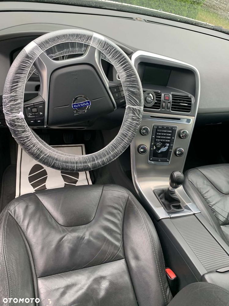 Volvo XC 60 D4 Momentum - 9