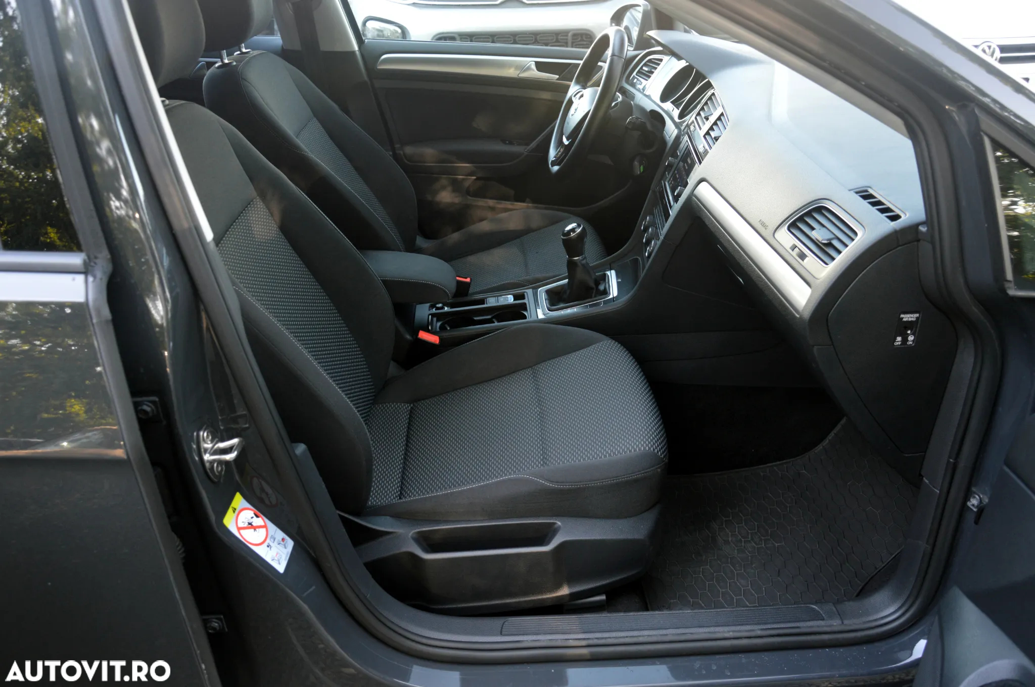 Volkswagen Golf 1.6 TDI Comfortline - 24
