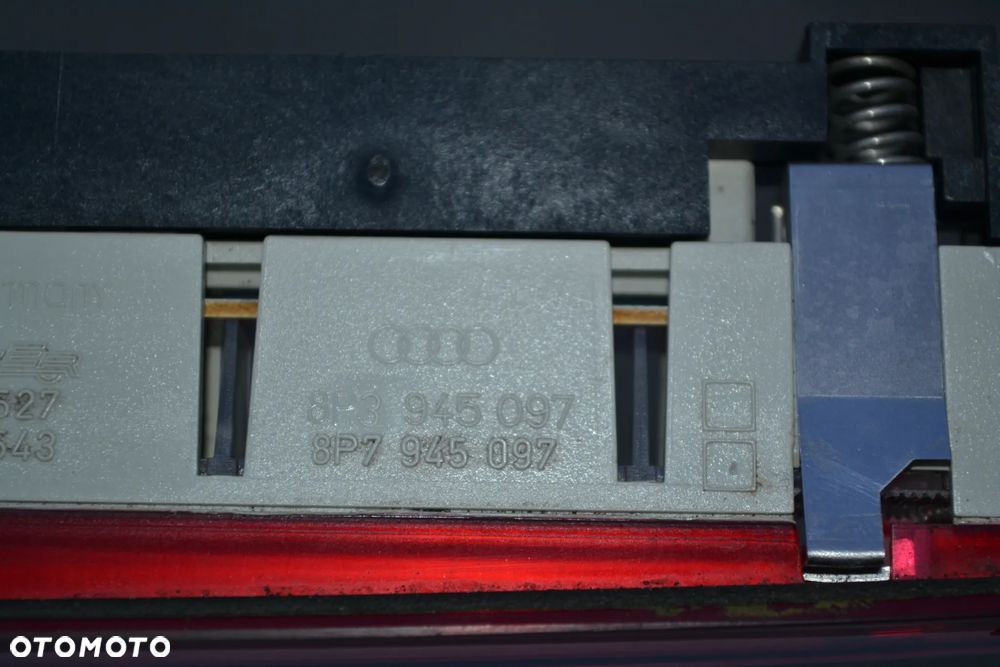 AUDI A3 8P 3D CABRIO TRZECIE ŚWIATŁO STOP ORYGINAŁ 8P7945097 - 5