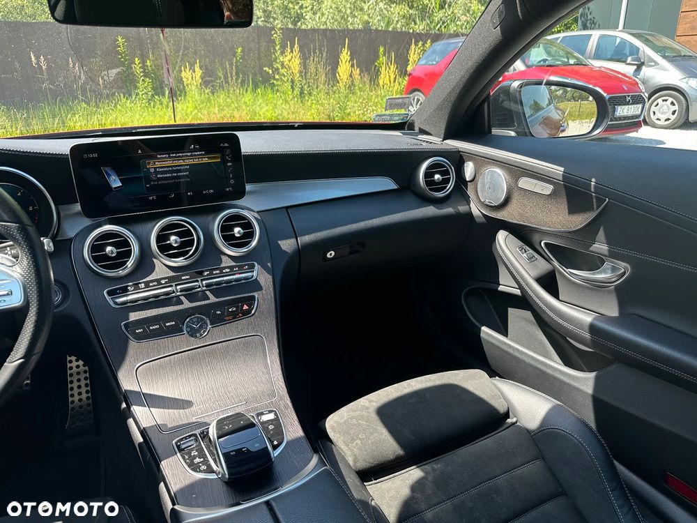 Mercedes-Benz Klasa C 300 d 9G-TRONIC - 18