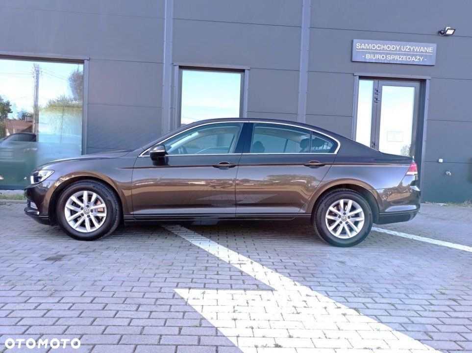 Volkswagen Passat - 2