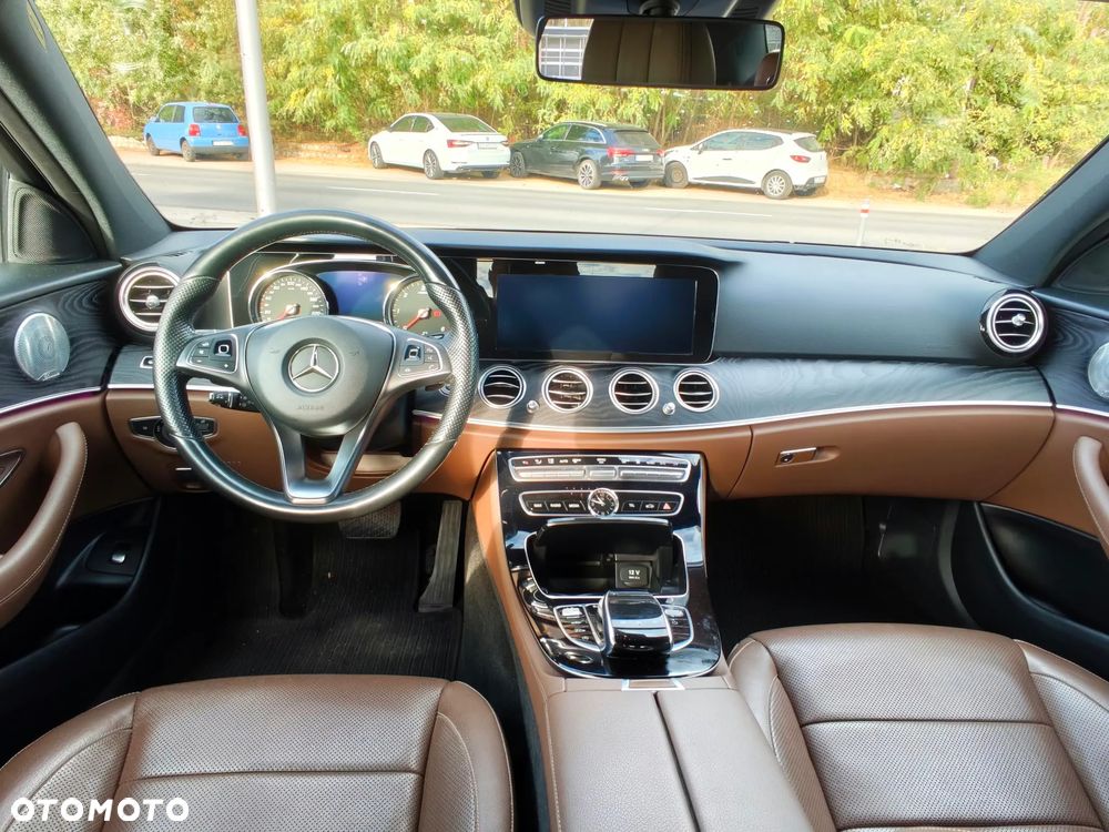 2017 Mercedes-Benz Klasa E, photograph 12