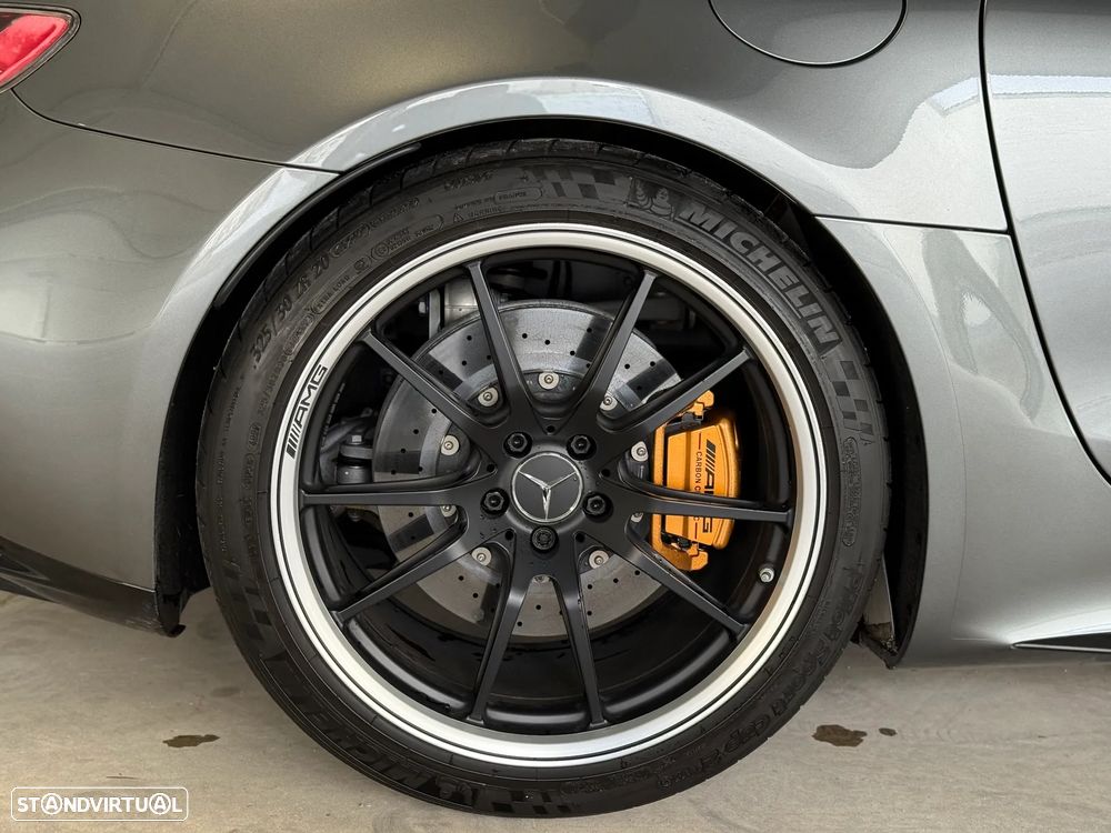 Mercedes-Benz AMG GT R - 27